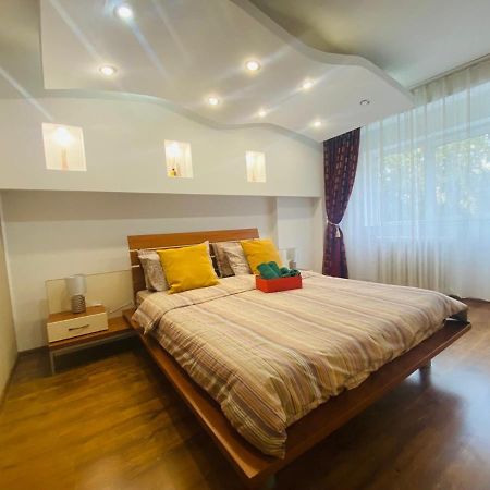 Unirii Central Fountains View Apartment บูคาเรสต์ ภายนอก รูปภาพ