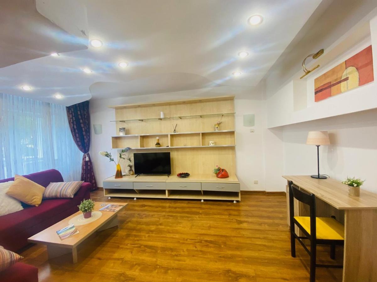 Unirii Central Fountains View Apartment บูคาเรสต์ ภายนอก รูปภาพ