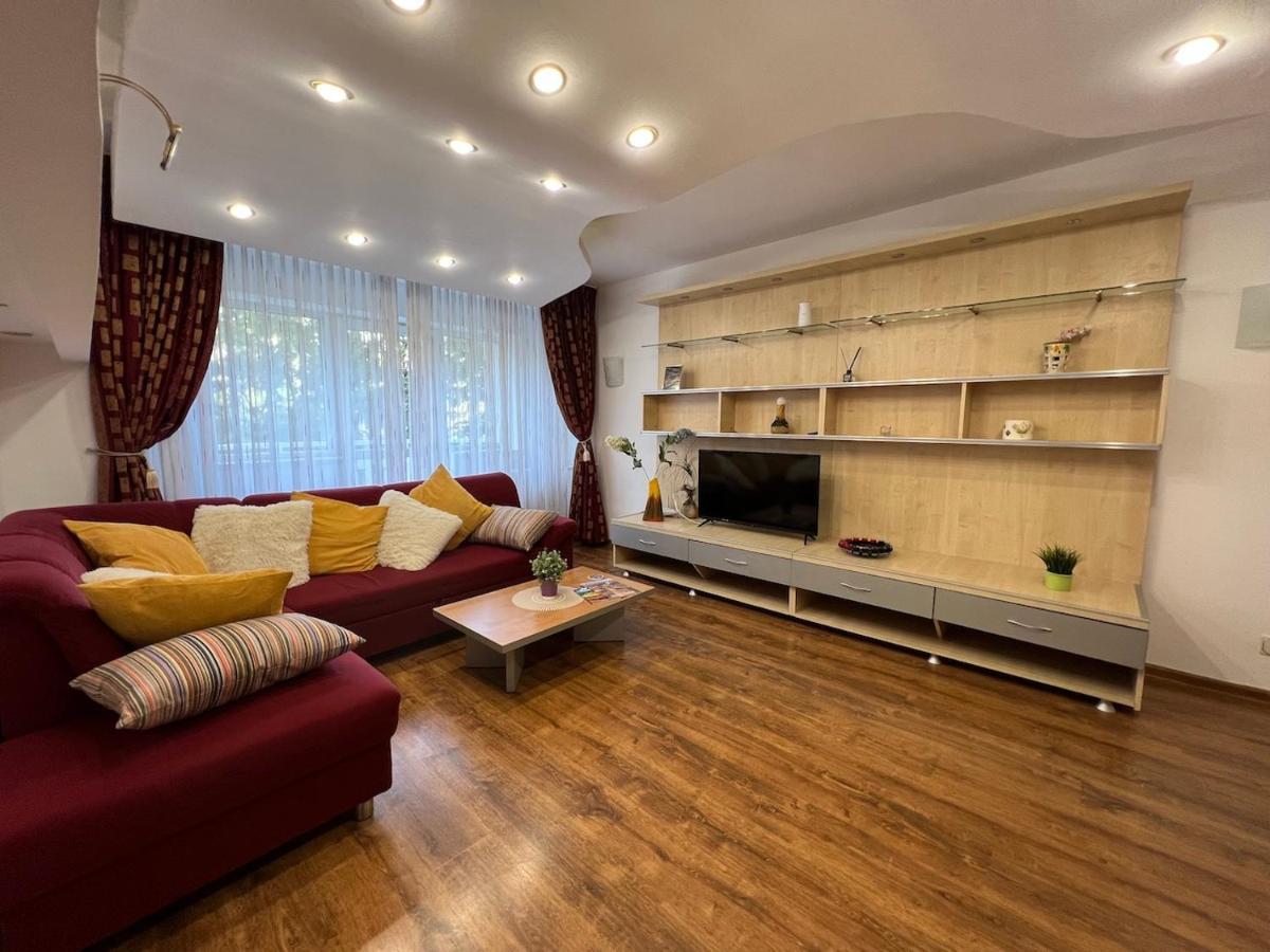 Unirii Central Fountains View Apartment บูคาเรสต์ ภายนอก รูปภาพ